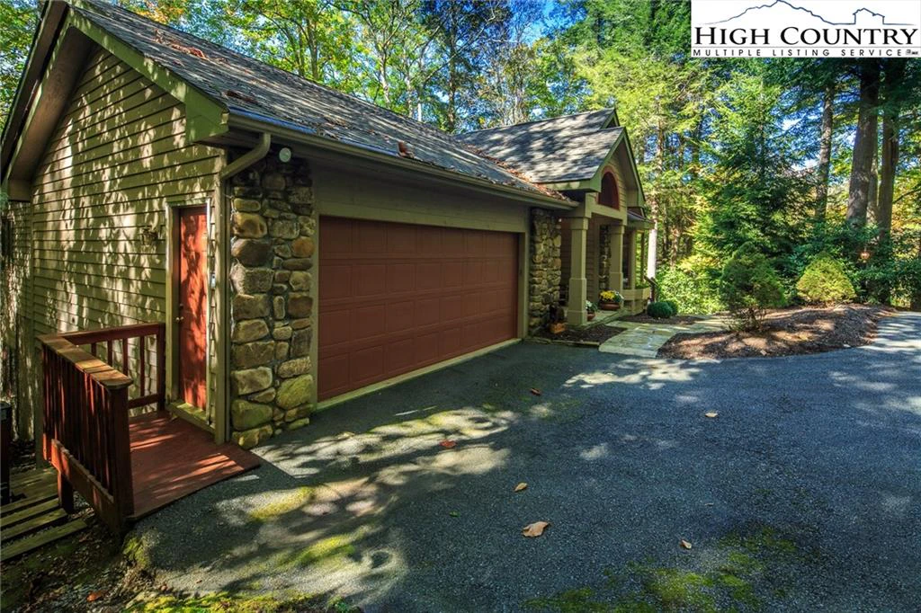 Image number 21 for the current listing