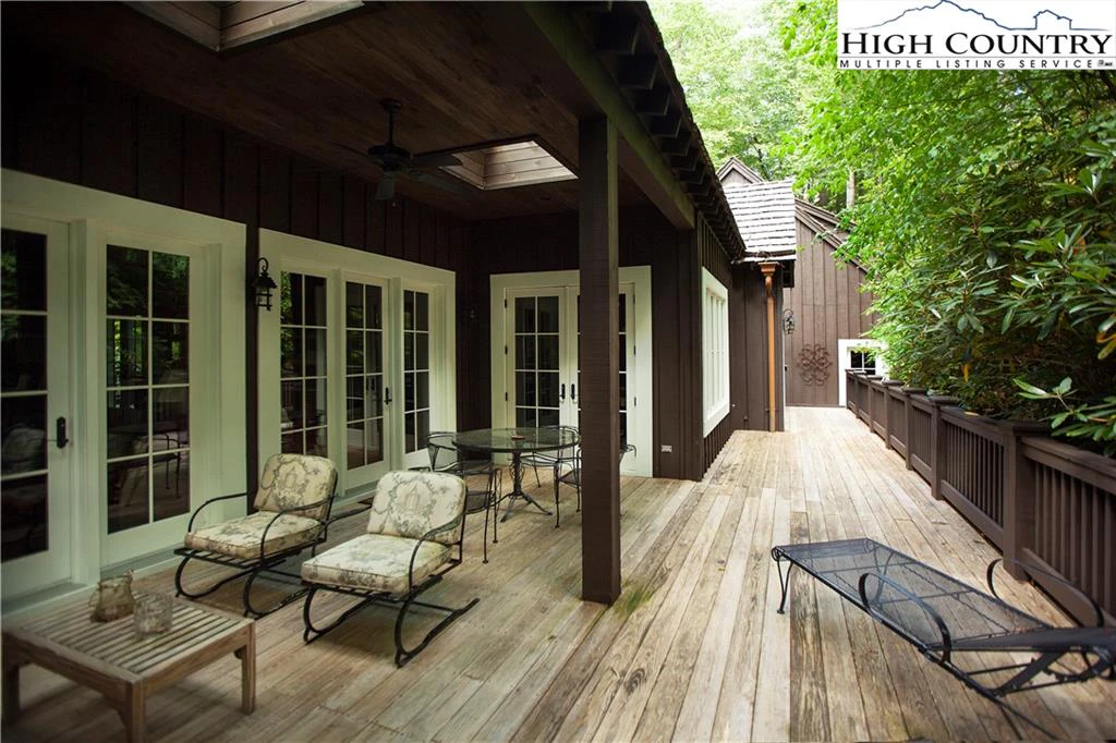 Image number 8 for the current listing