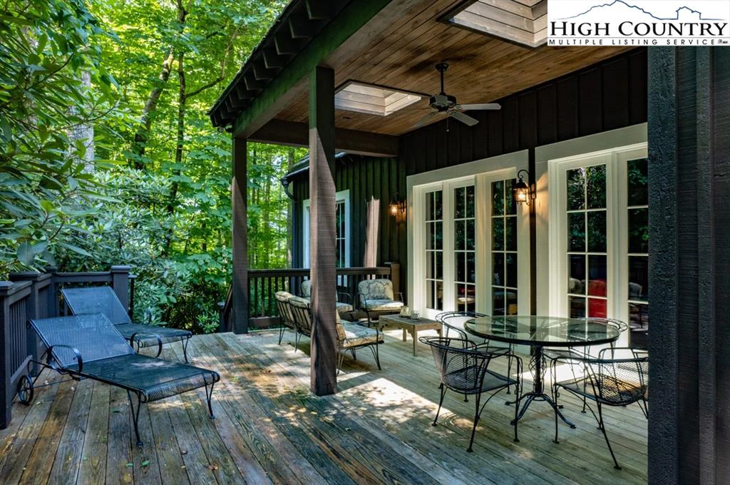Image number 9 for the current listing