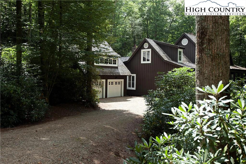 Image number 15 for the current listing