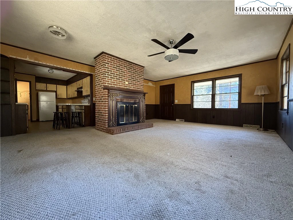 Image number 18 for the current listing
