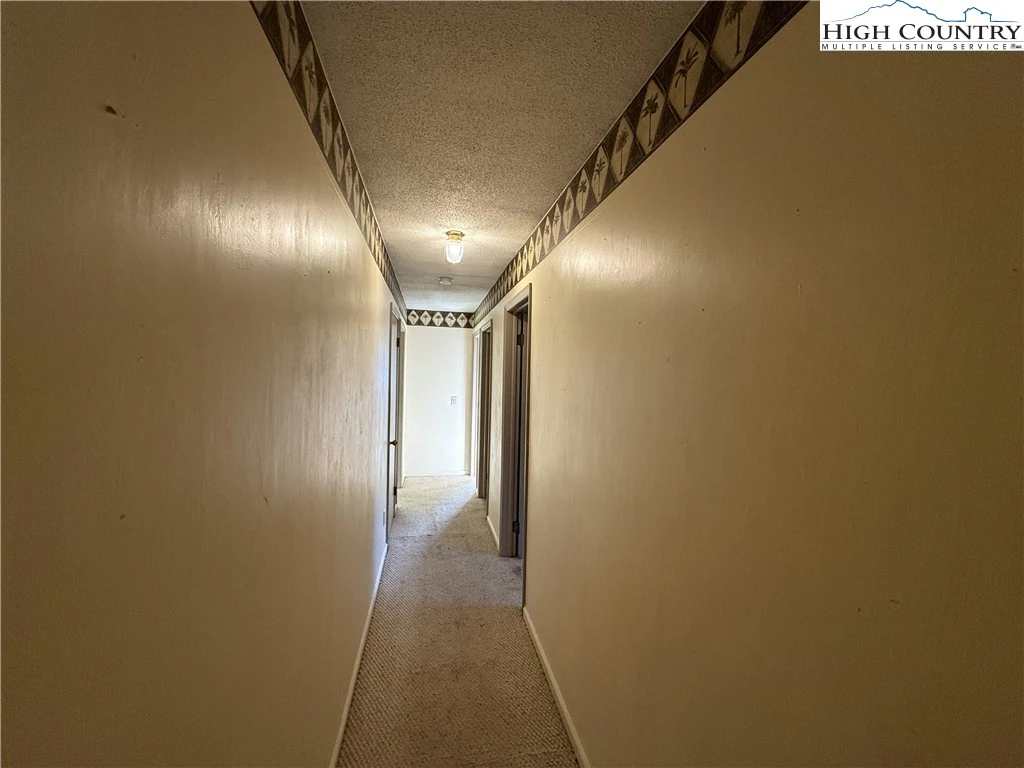 Image number 15 for the current listing