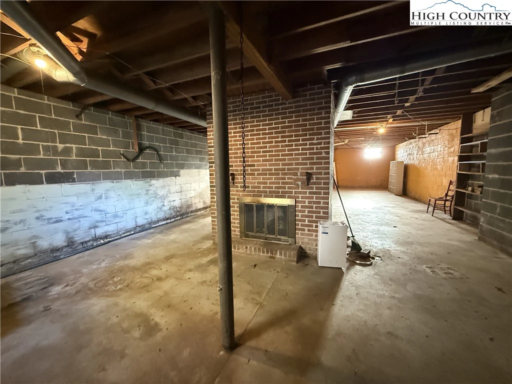 Image number 7 for the current listing
