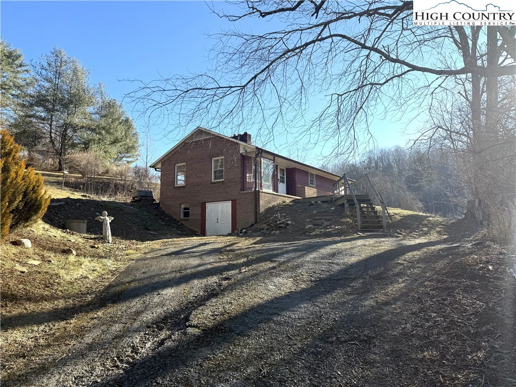Image number 1 for the current listing