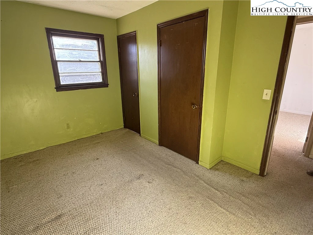 Image number 10 for the current listing