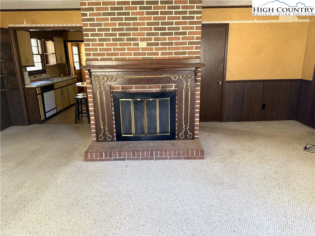 Image number 20 for the current listing