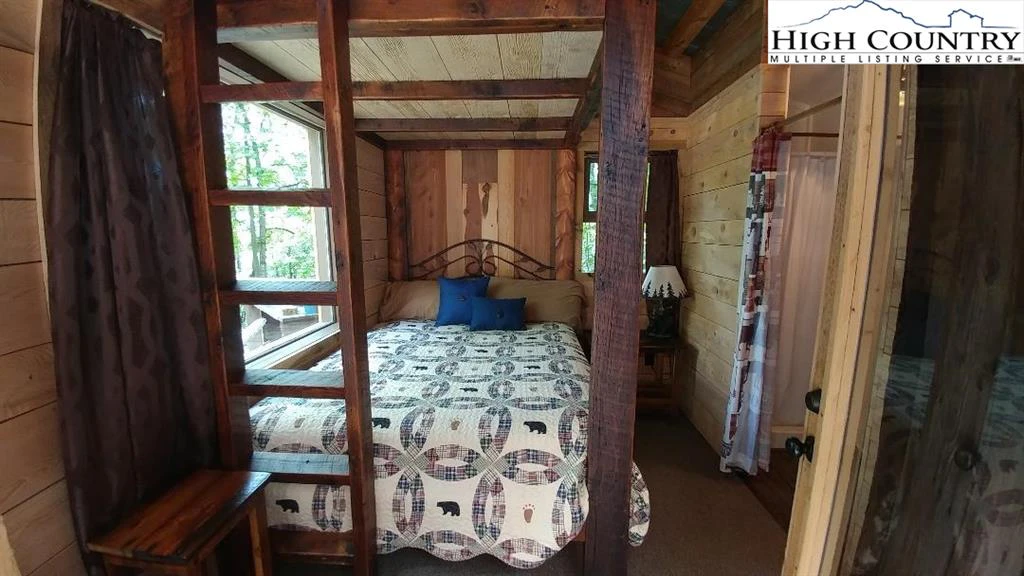 Image number 2 for the current listing