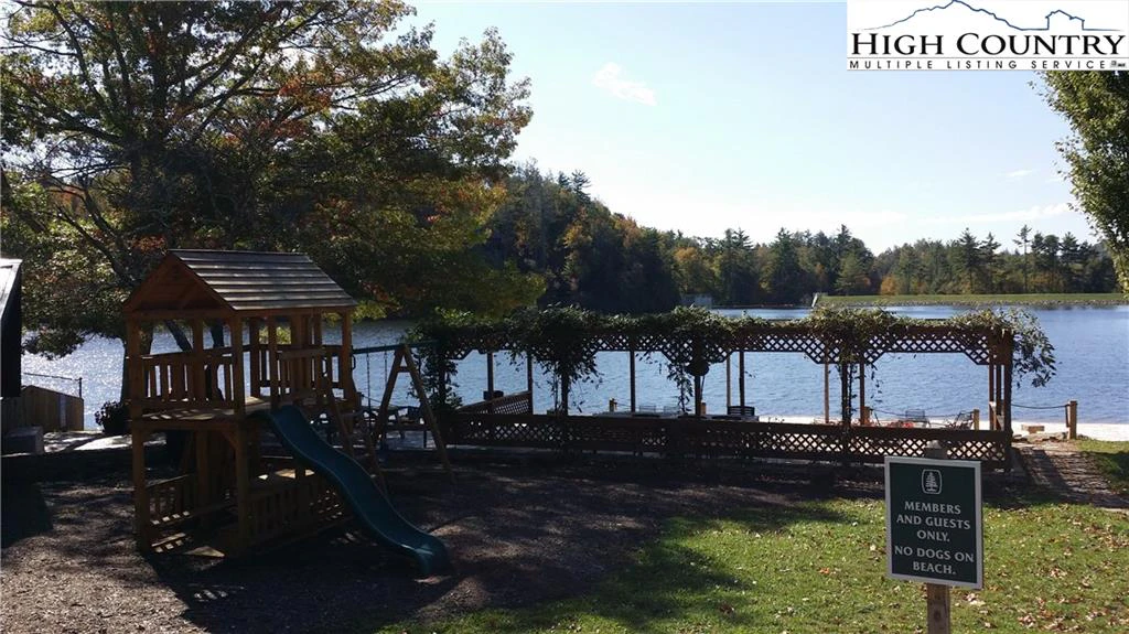 Image number 13 for the current listing
