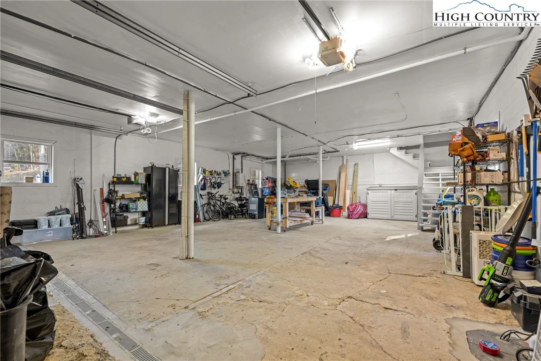 Image number 13 for the current listing