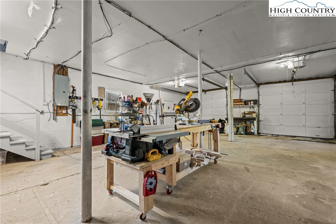 Image number 2 for the current listing