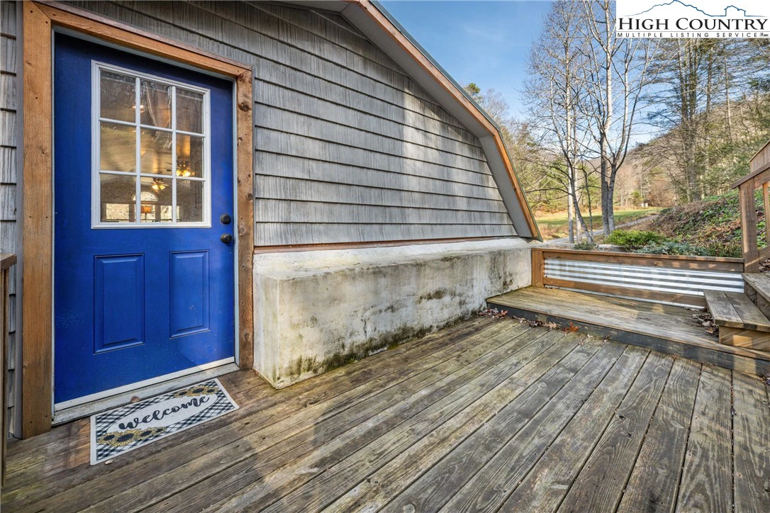 Image number 15 for the current listing