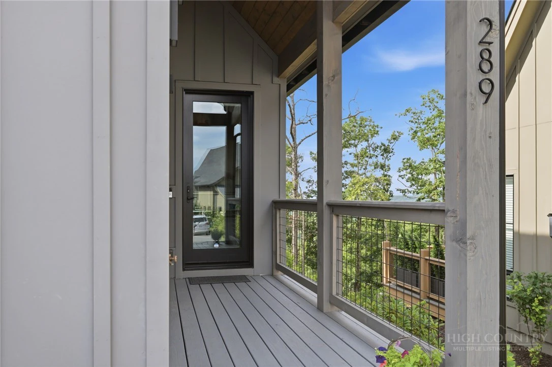Image number 3 for the current listing