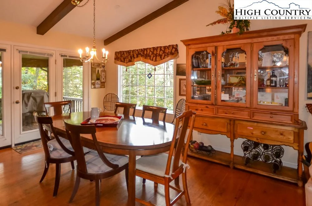 Image number 2 for the current listing