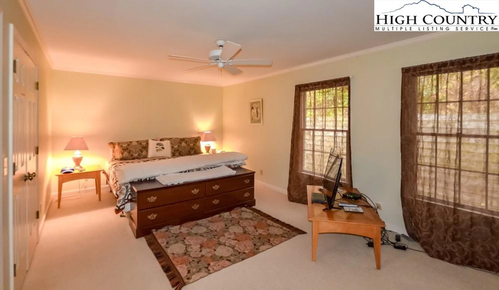 Image number 11 for the current listing