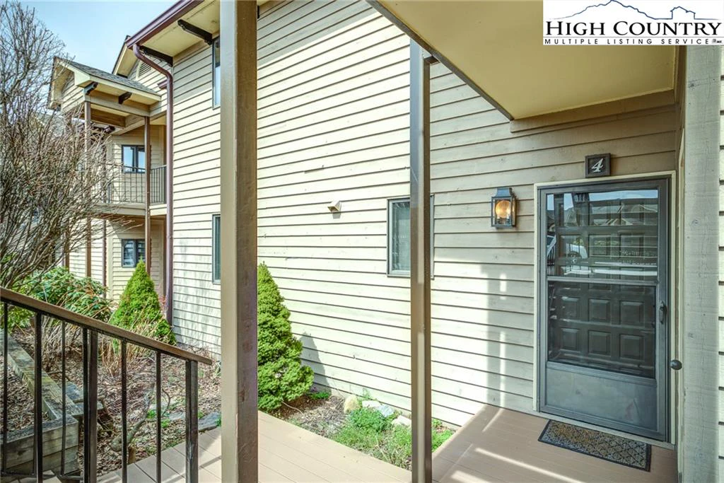Image number 9 for the current listing