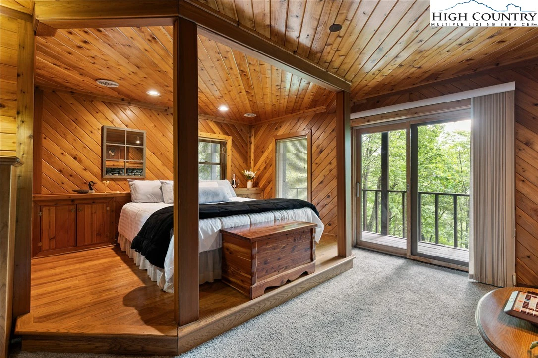 Image number 7 for the current listing
