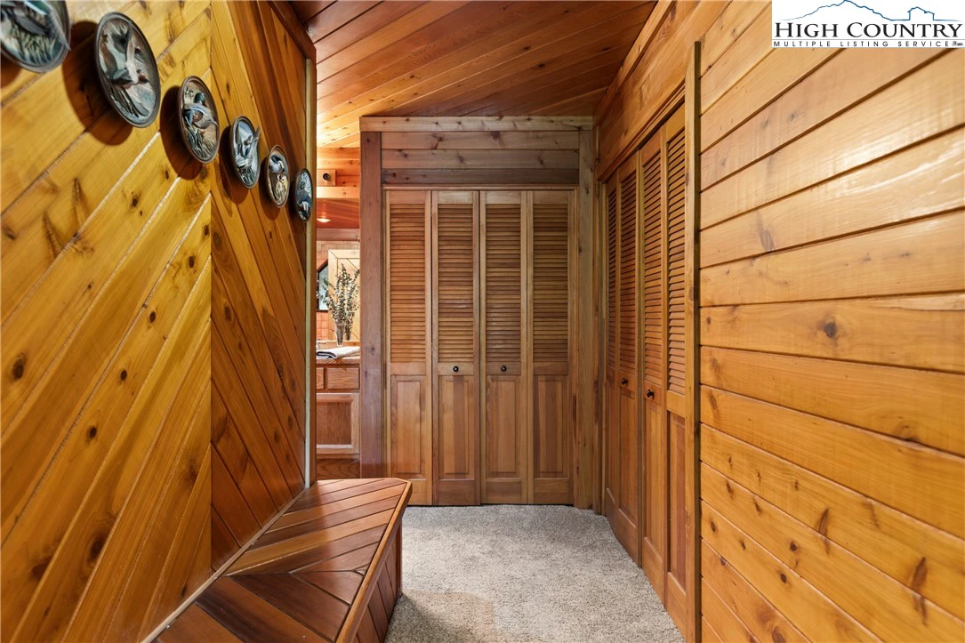 Image number 2 for the current listing