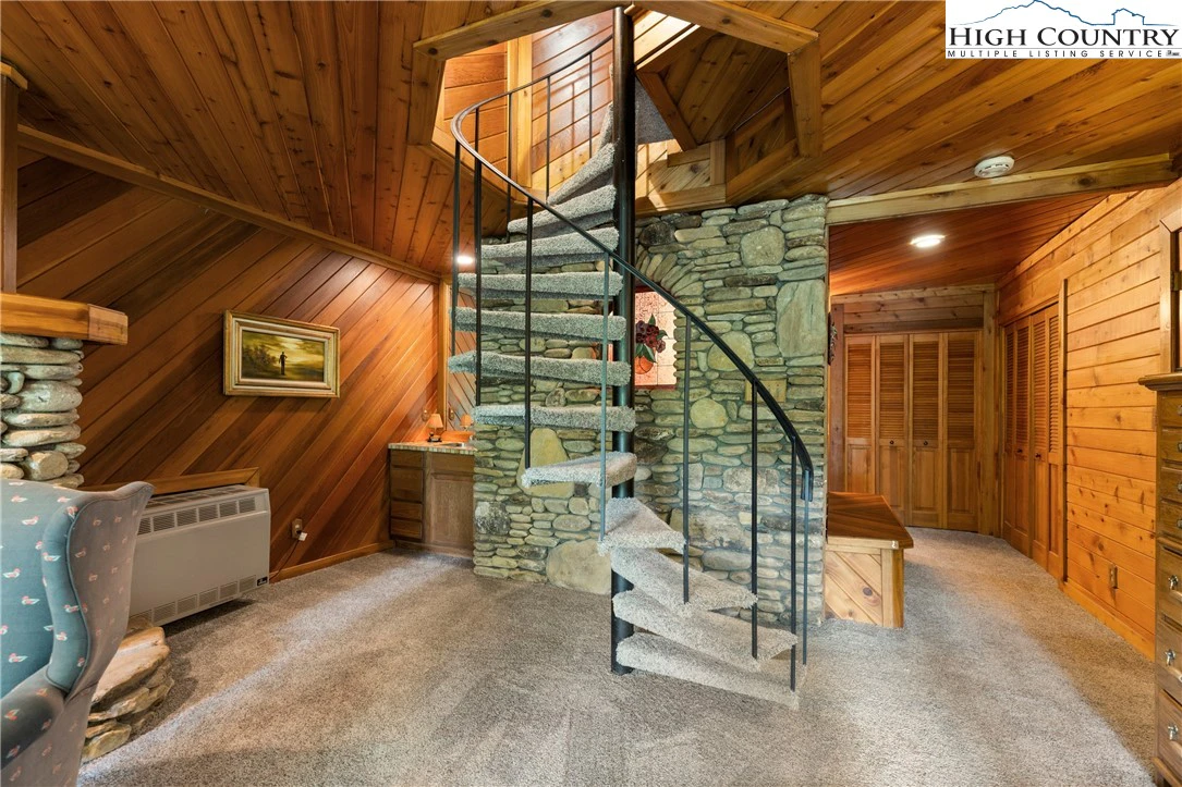 Image number 12 for the current listing