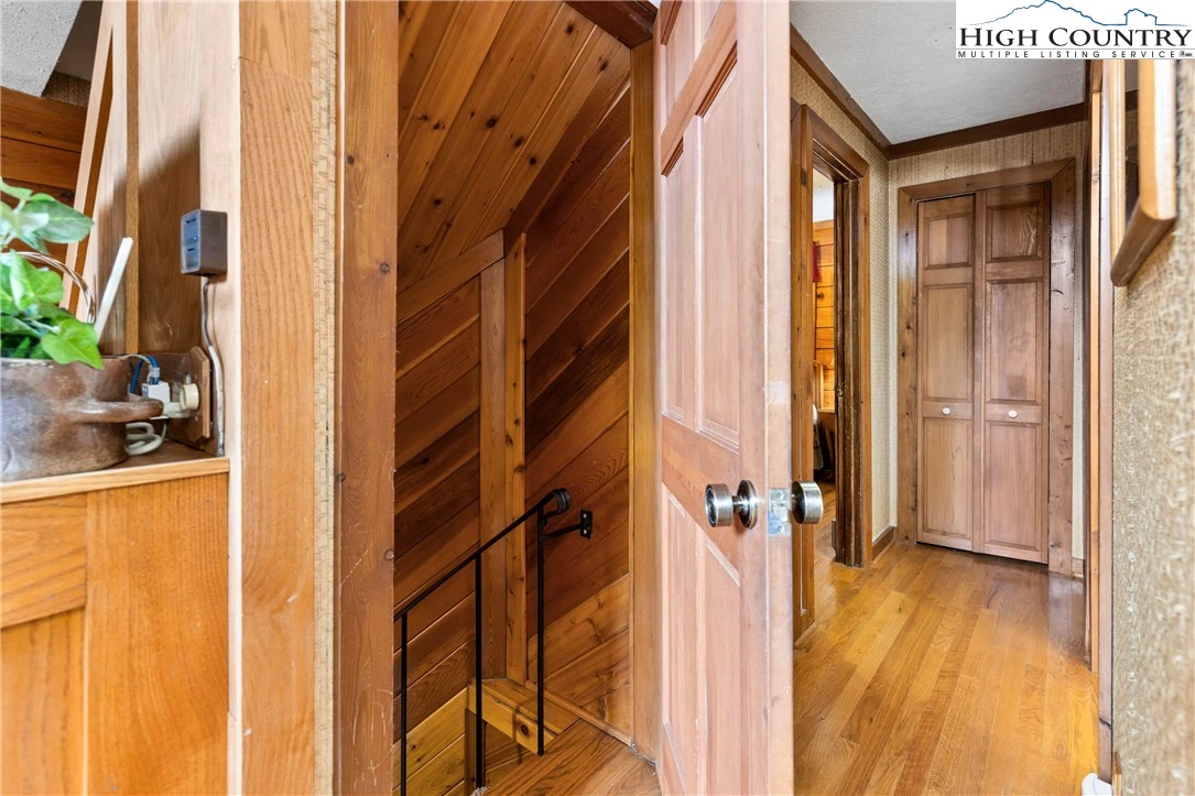 Image number 6 for the current listing