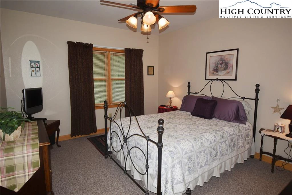 Image number 12 for the current listing