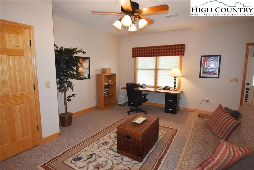 Image number 11 for the current listing