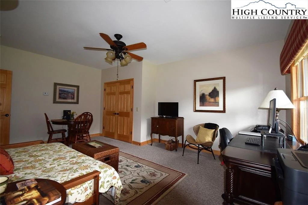 Image number 2 for the current listing