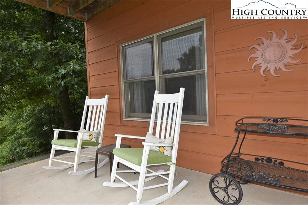 Image number 12 for the current listing