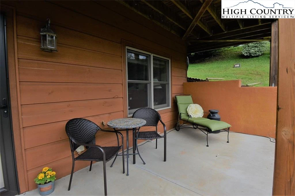 Image number 10 for the current listing