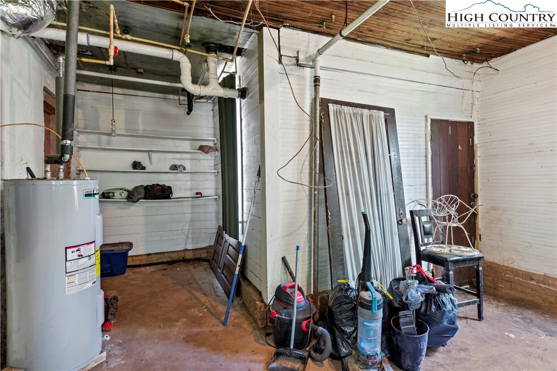 Image number 1 for the current listing