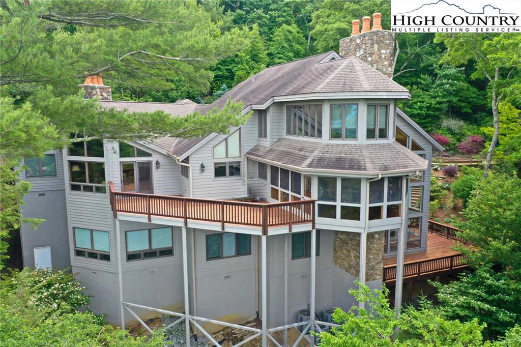 Image number 1 for the current listing