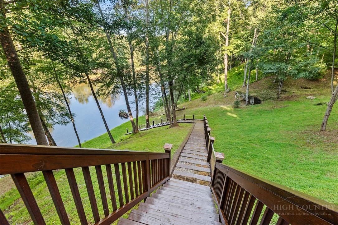 Image number 3 for the current listing