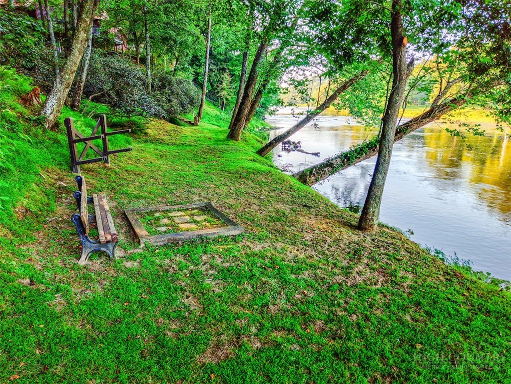 Image number 8 for the current listing