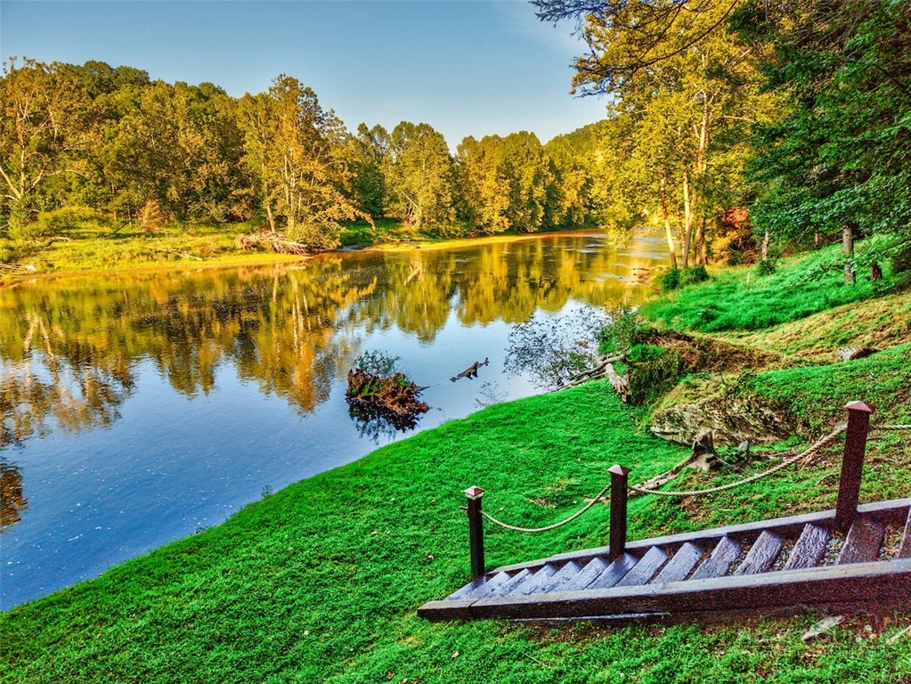 Image number 9 for the current listing