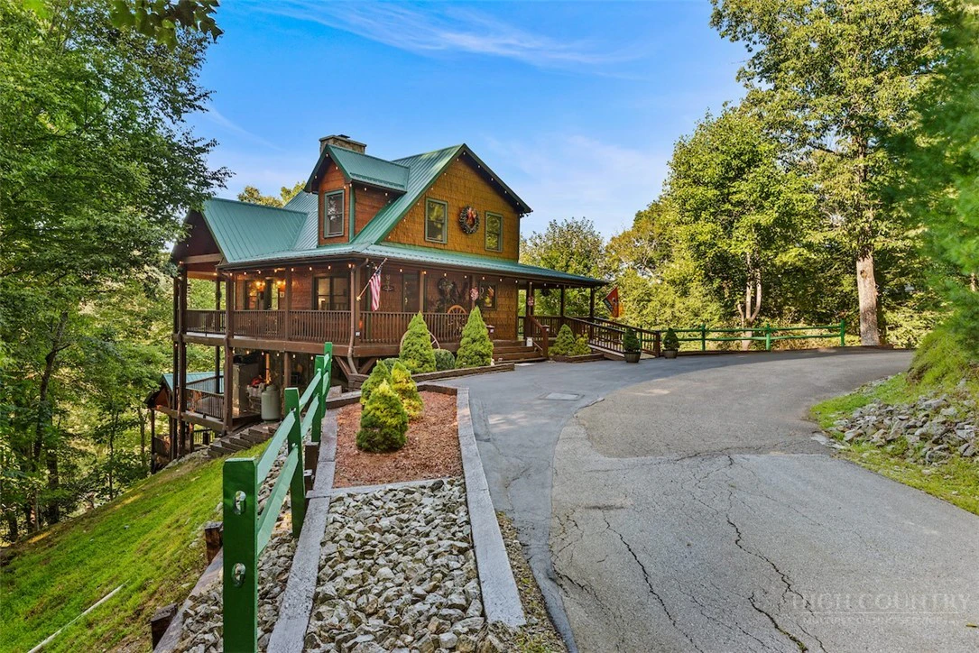 Image number 10 for the current listing