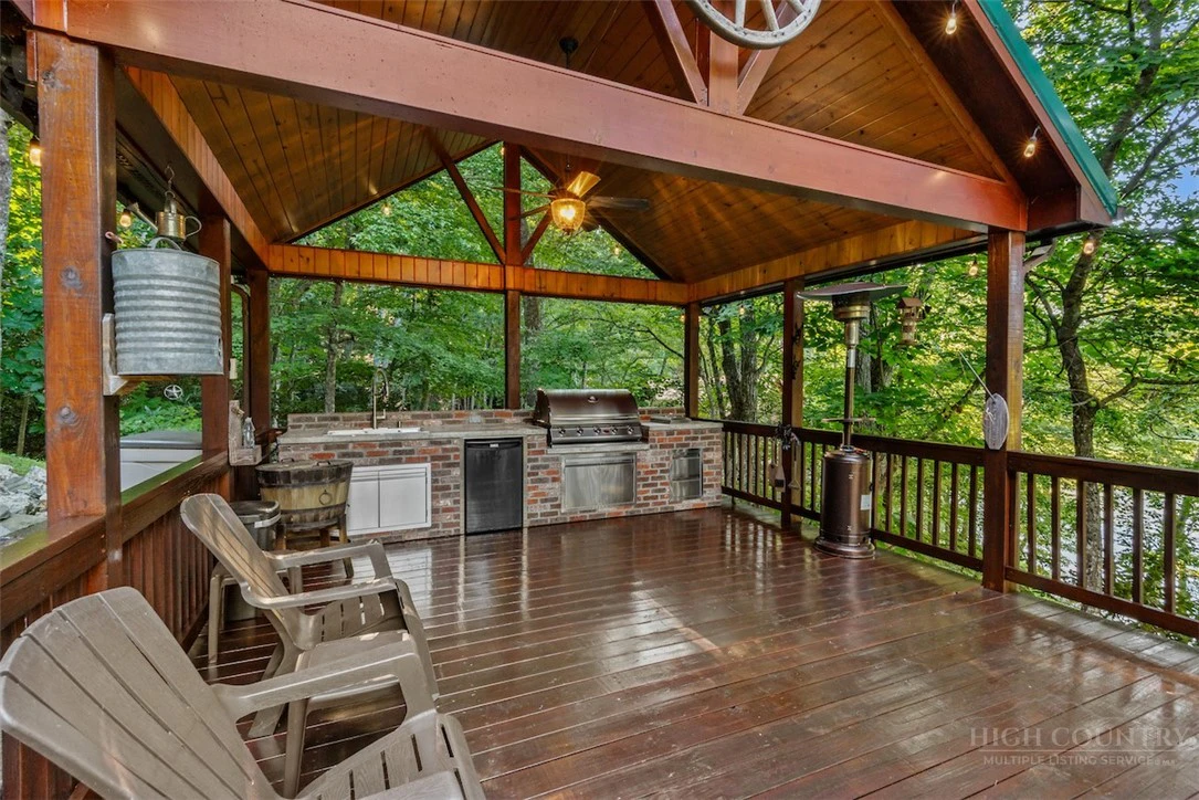 Image number 5 for the current listing