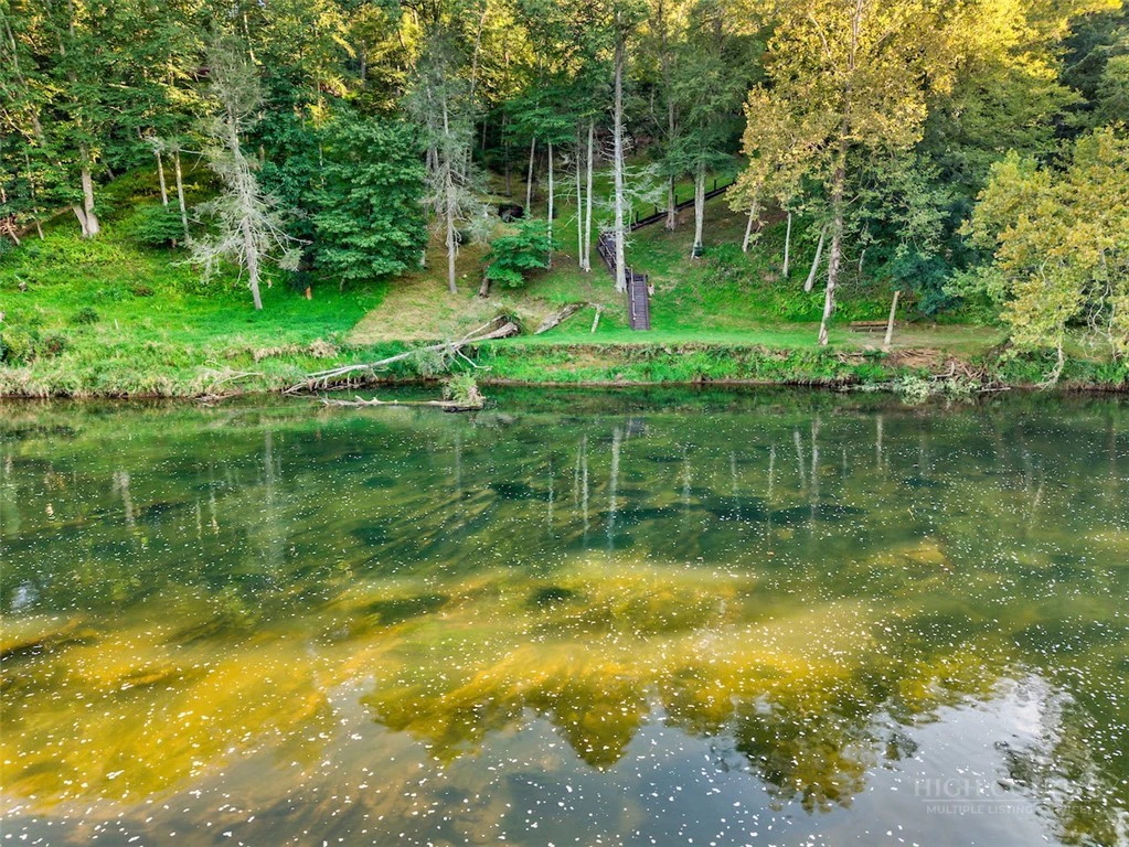 Image number 13 for the current listing
