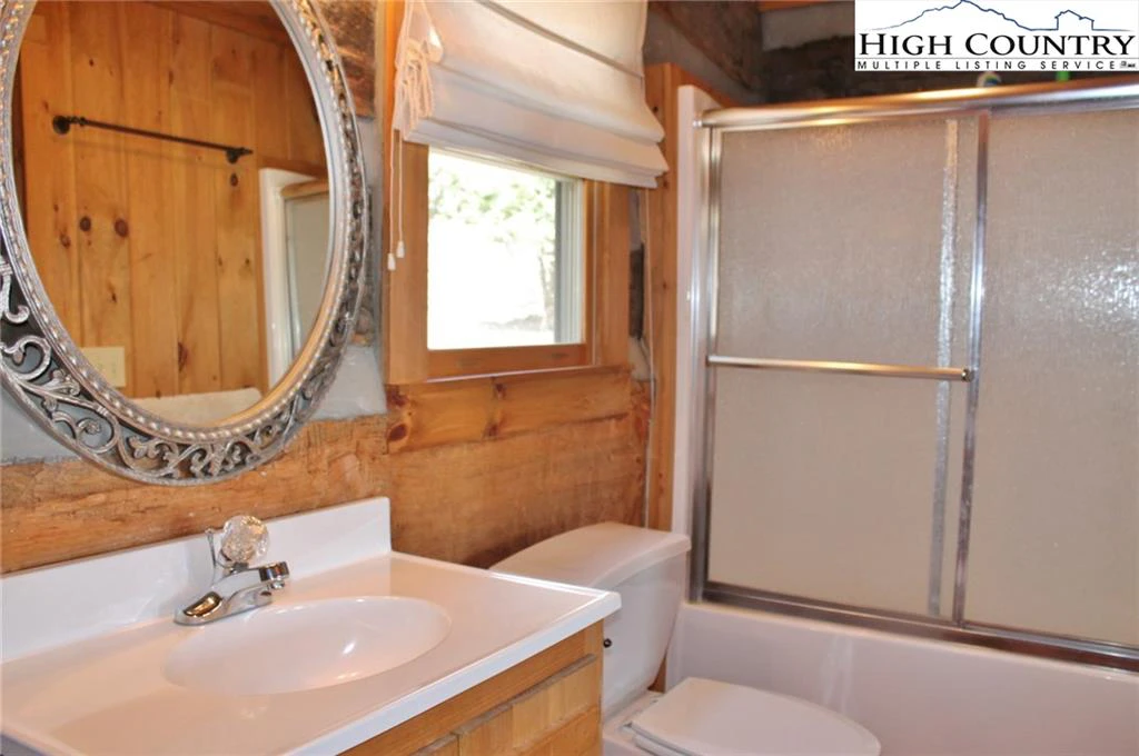 Image number 13 for the current listing