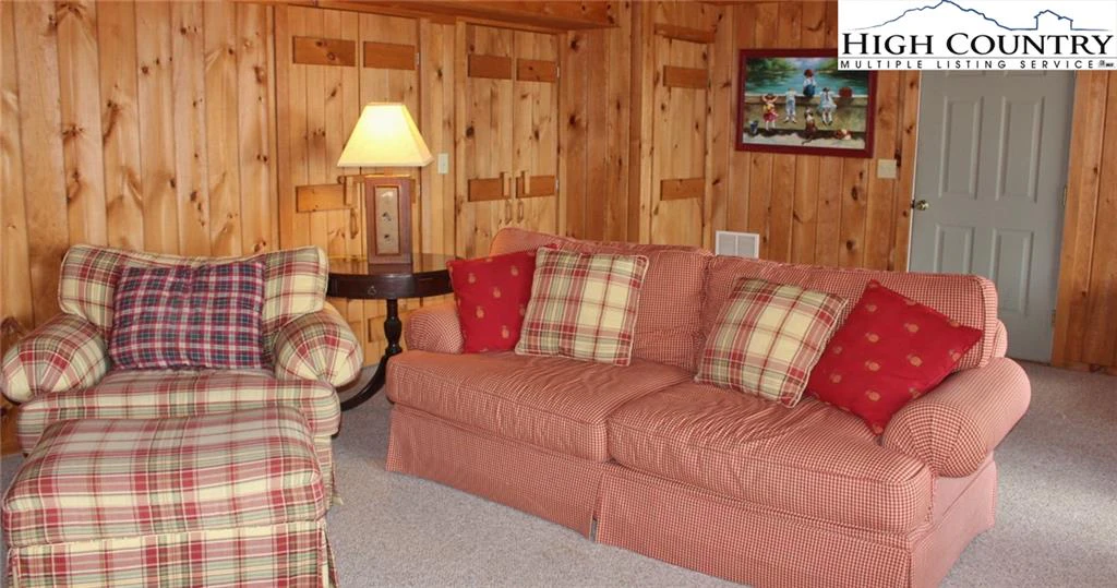 Image number 8 for the current listing