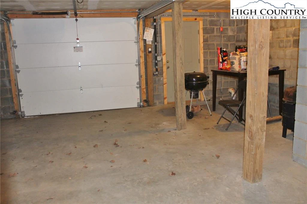 Image number 4 for the current listing