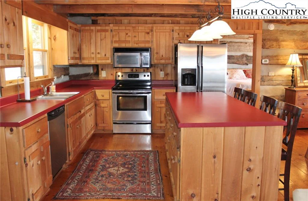 Image number 19 for the current listing