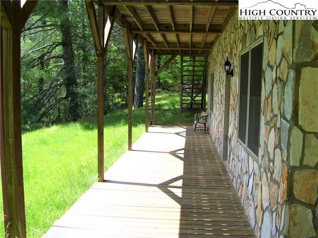Image number 6 for the current listing