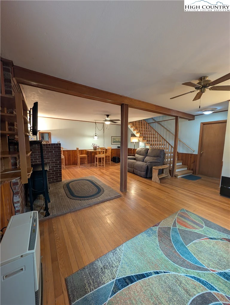 Image number 3 for the current listing