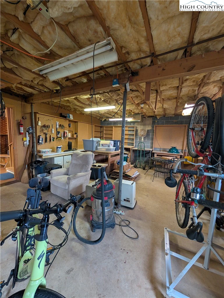 Image number 9 for the current listing