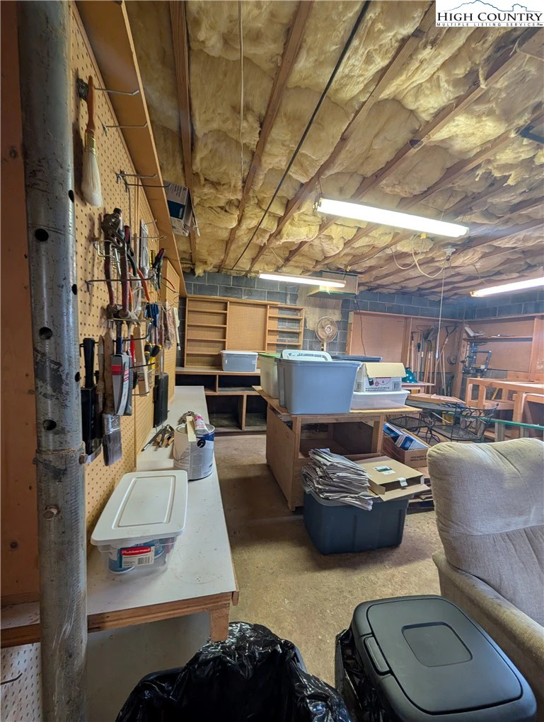 Image number 11 for the current listing