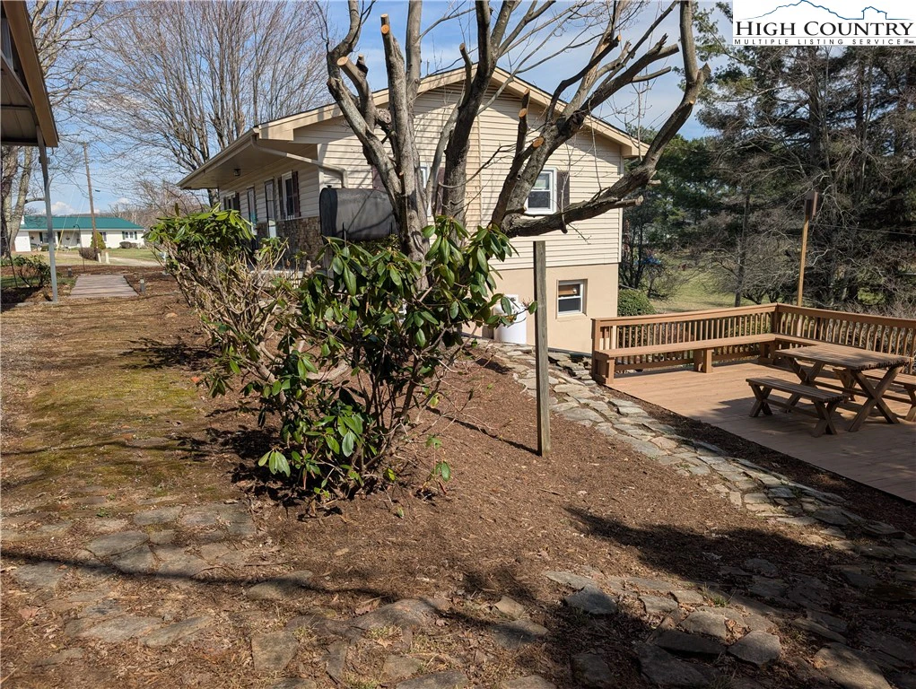 Image number 13 for the current listing