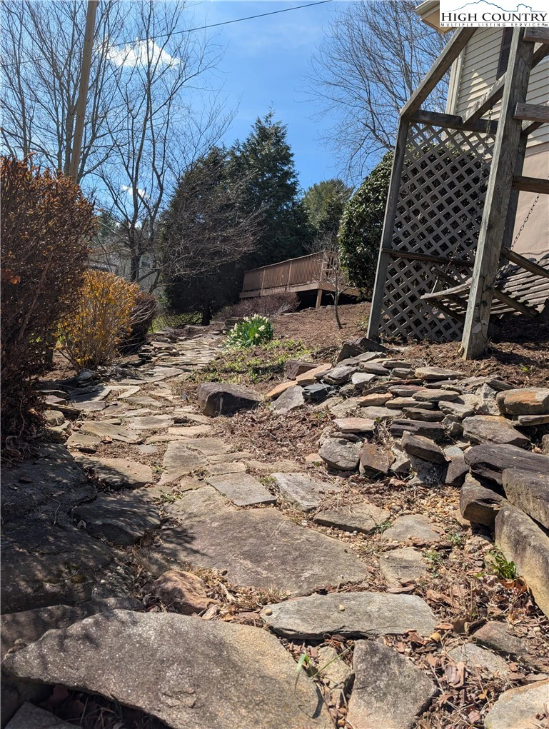 Image number 18 for the current listing