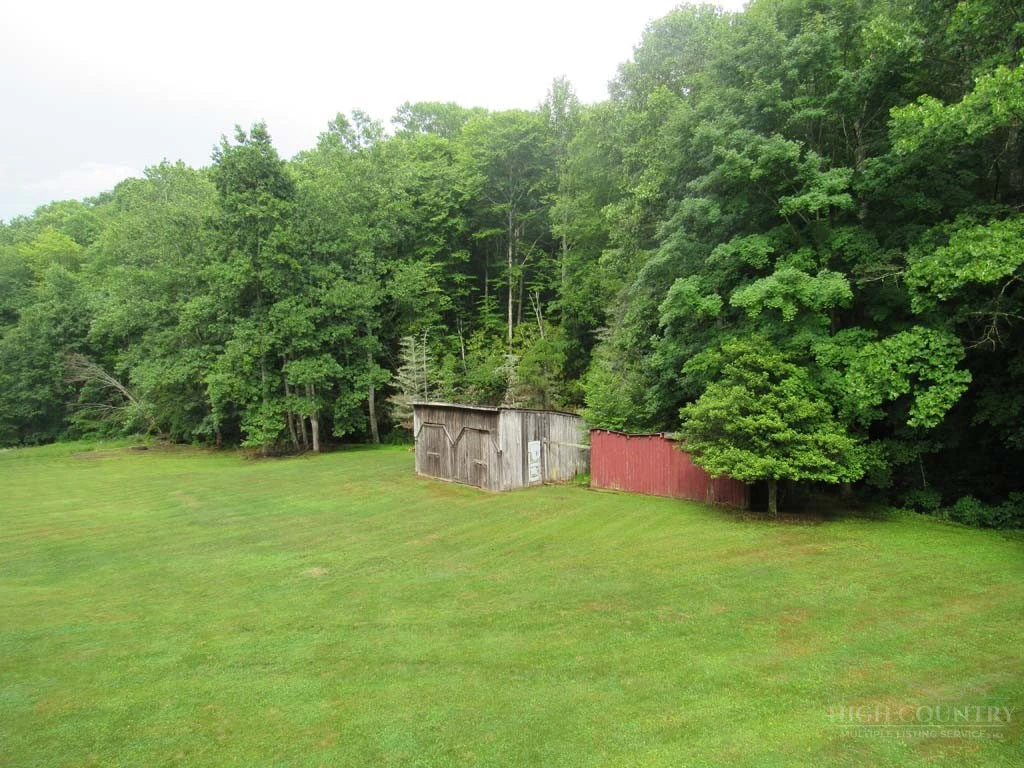 Image number 15 for the current listing