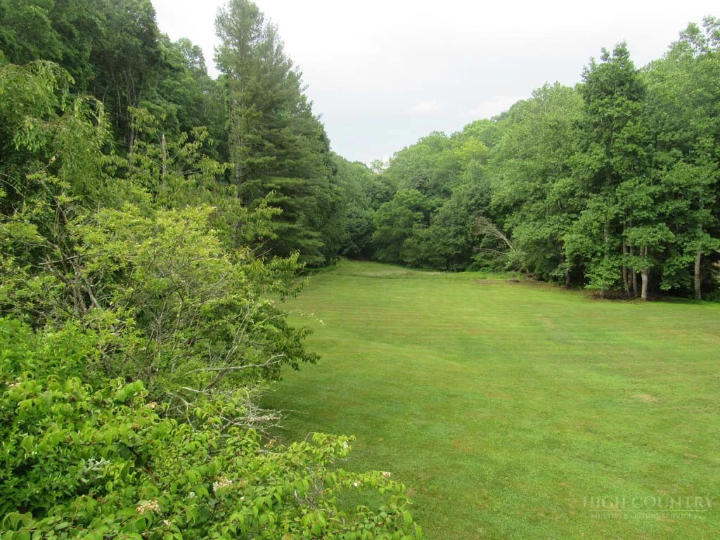 Image number 16 for the current listing