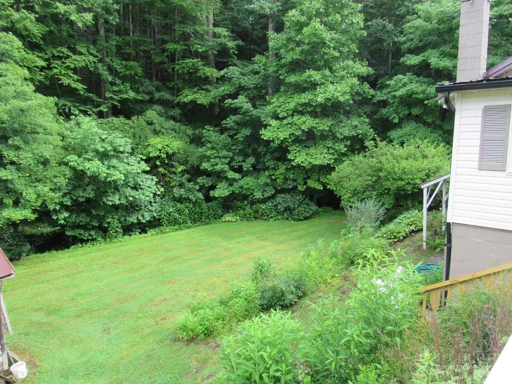 Image number 17 for the current listing