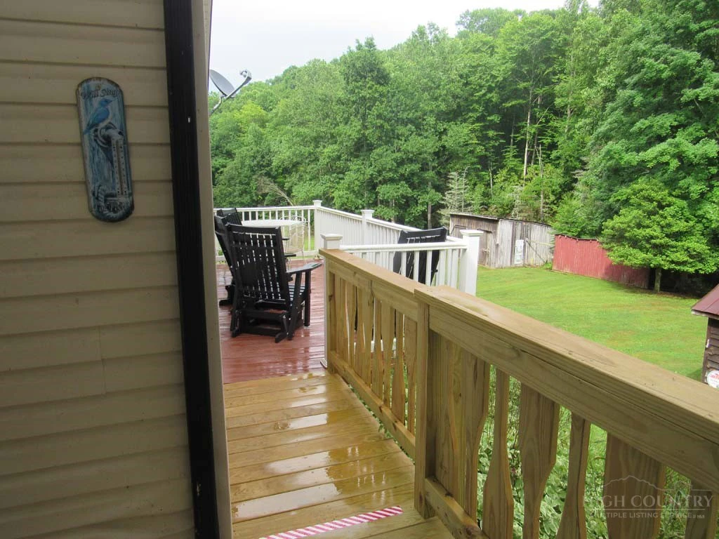 Image number 21 for the current listing